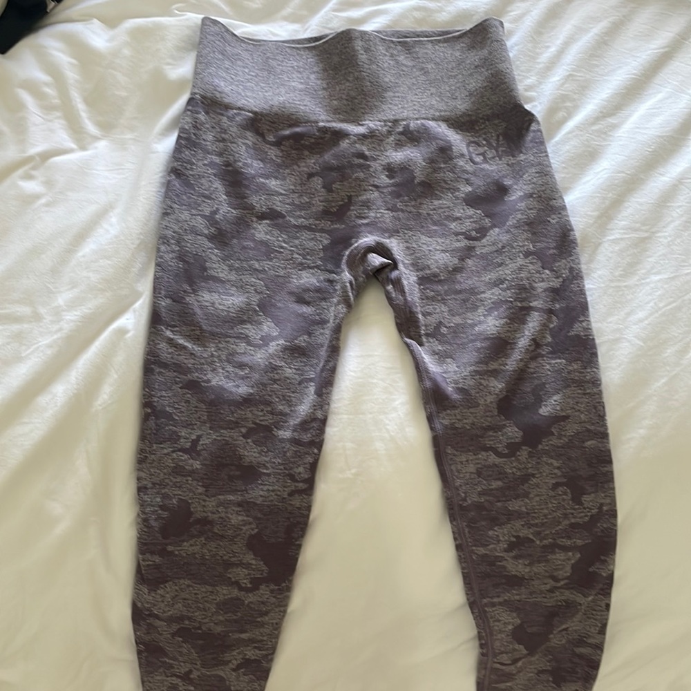 Gym shark leggings